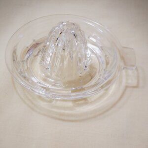 VINTAGE ~ JUICER ~ for Lemons, Oranges - 5 x 1.5" ~ MINT Condition